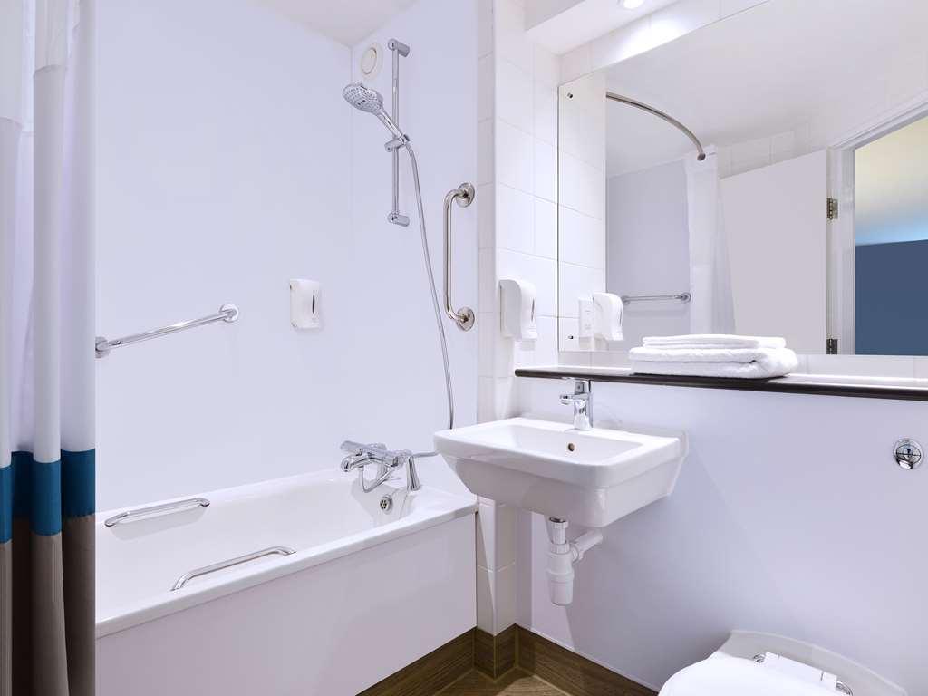 Mercure London Gatwick Airport Хорли Номер фото