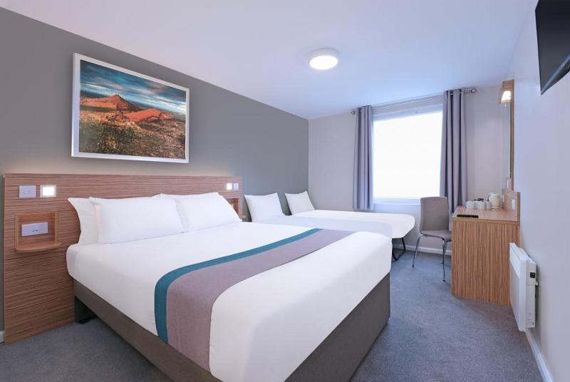 Mercure London Gatwick Airport Хорли Экстерьер фото